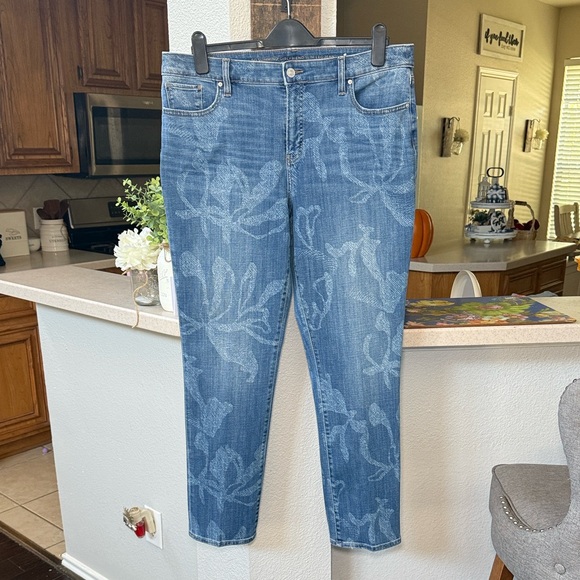 Chico’s So Slimming Girlfriend Slim Leg Ankle Floral Jeans - Picture 4 of 15